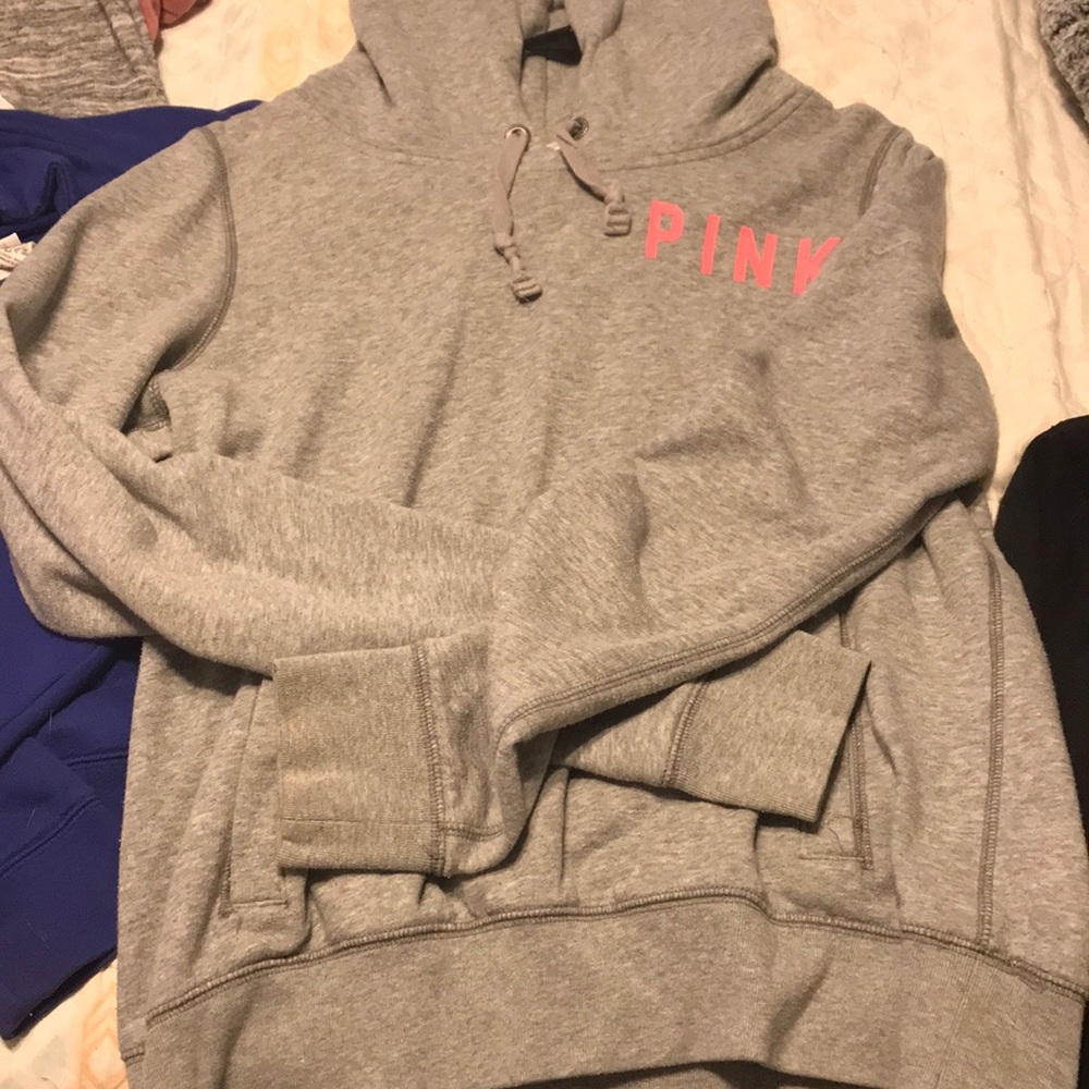 VS hoddie